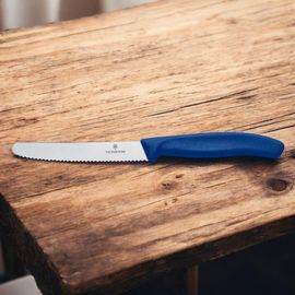 Cutit VICTORINOX SwissClassic, round tip, wavy, blue, 6.7832