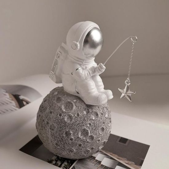 Figurina "Cosmonaut pe Luna" 17 cm, ceramica, 2 image